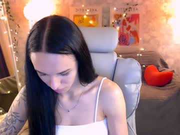 nicolemerz