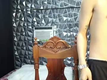 pat_hugecock