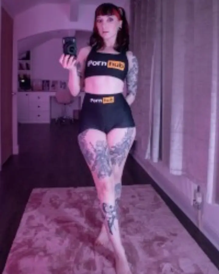 Pornhub Merch — 15