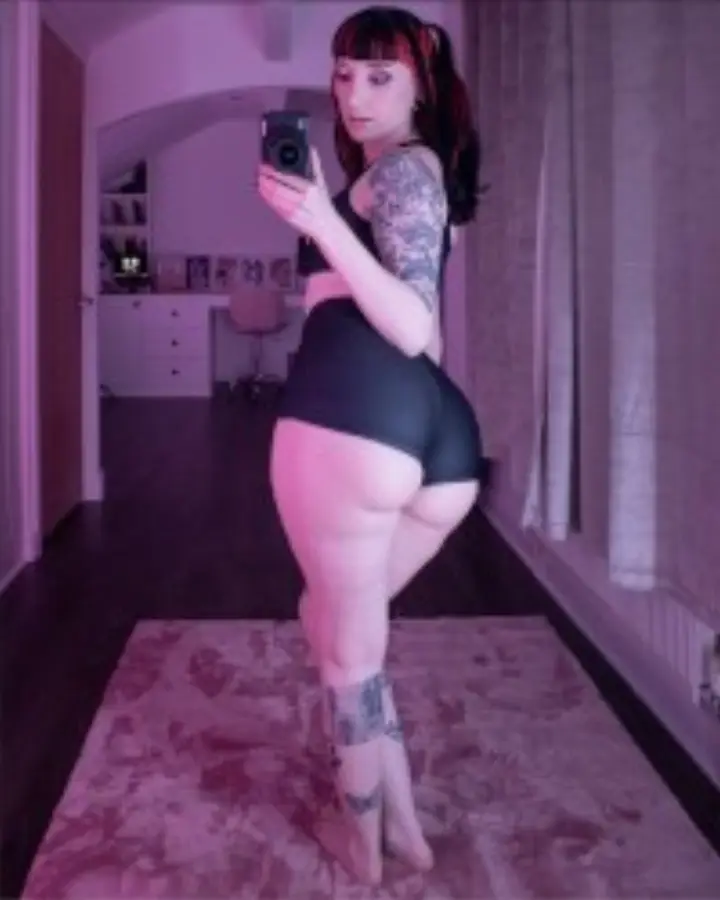 Pornhub Merch — 18